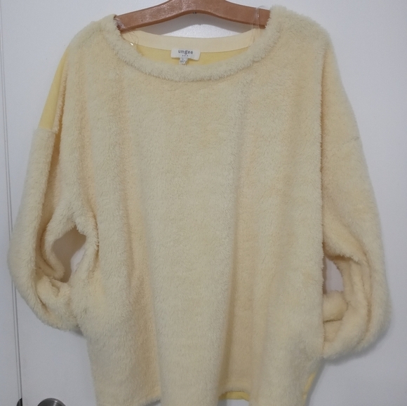 Umgee Oversized Fluffy Cozy Long sleeve Vibrant Yellow Sweater Fleece back NEW - Picture 11 of 12